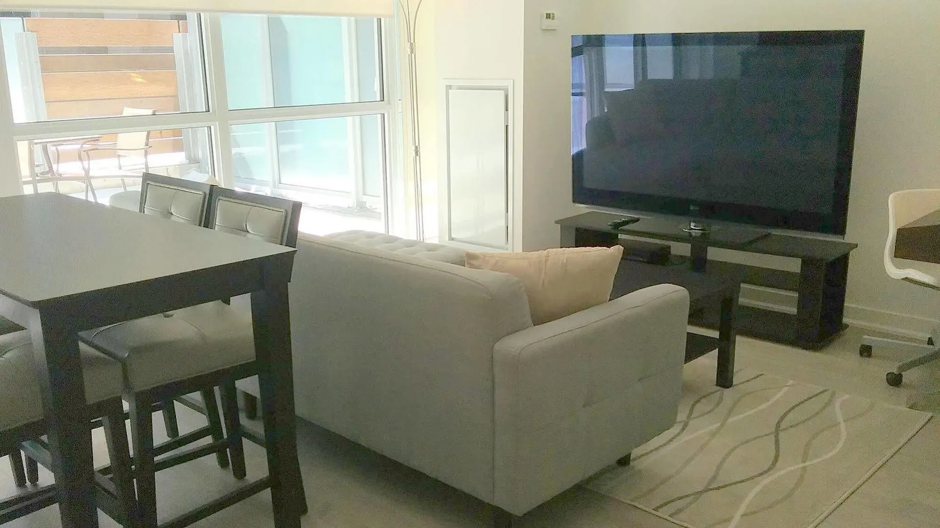 Suites On Simcoe Canada