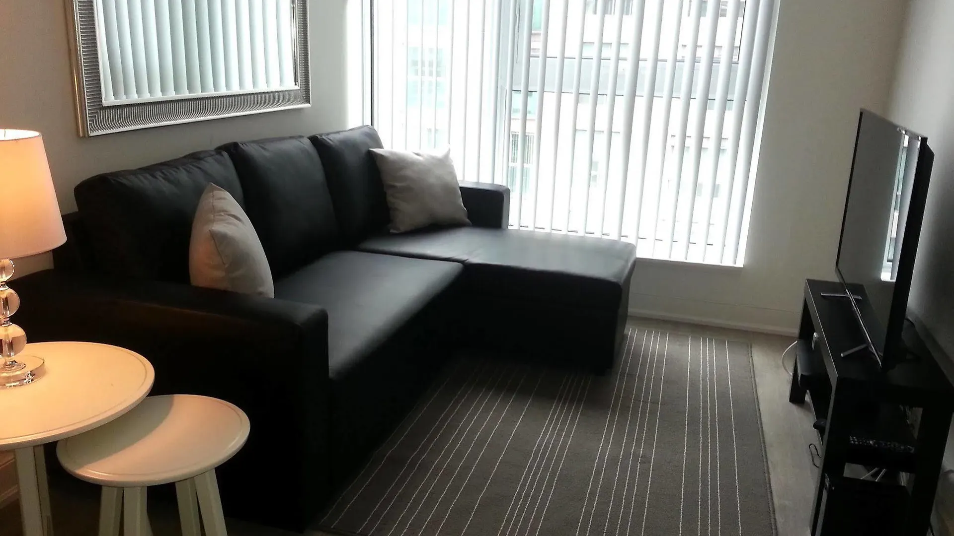 Apartment Suites On Simcoe Canada