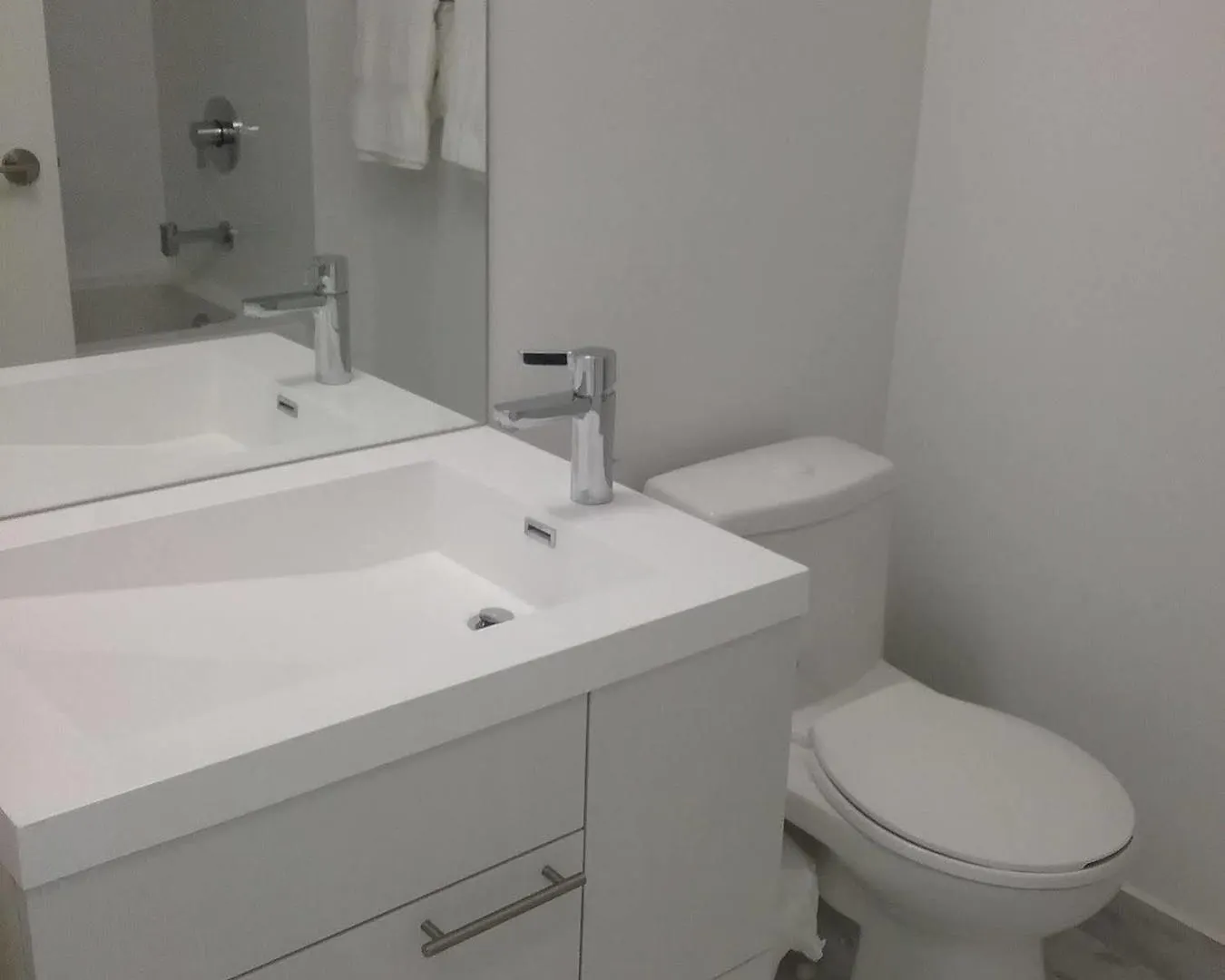 Apartment Suites On Simcoe Canada
