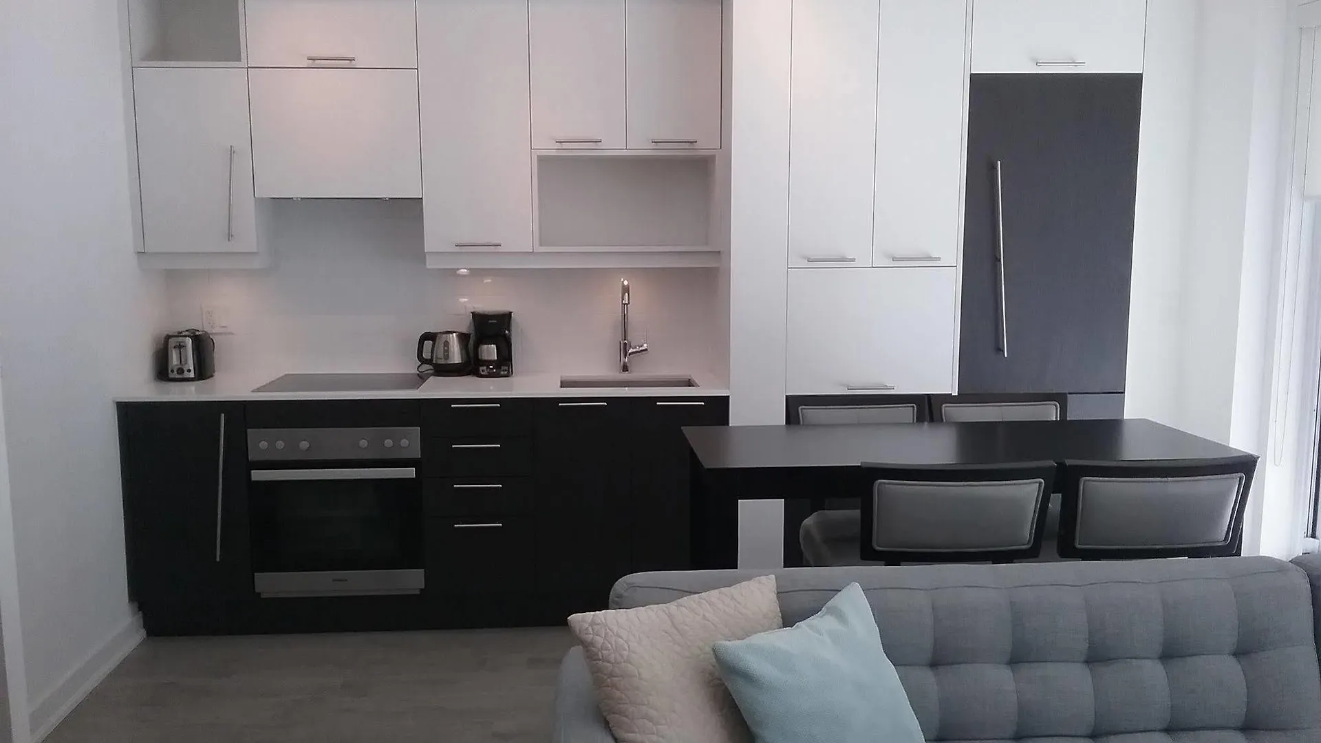 Suites On Simcoe Toronto
