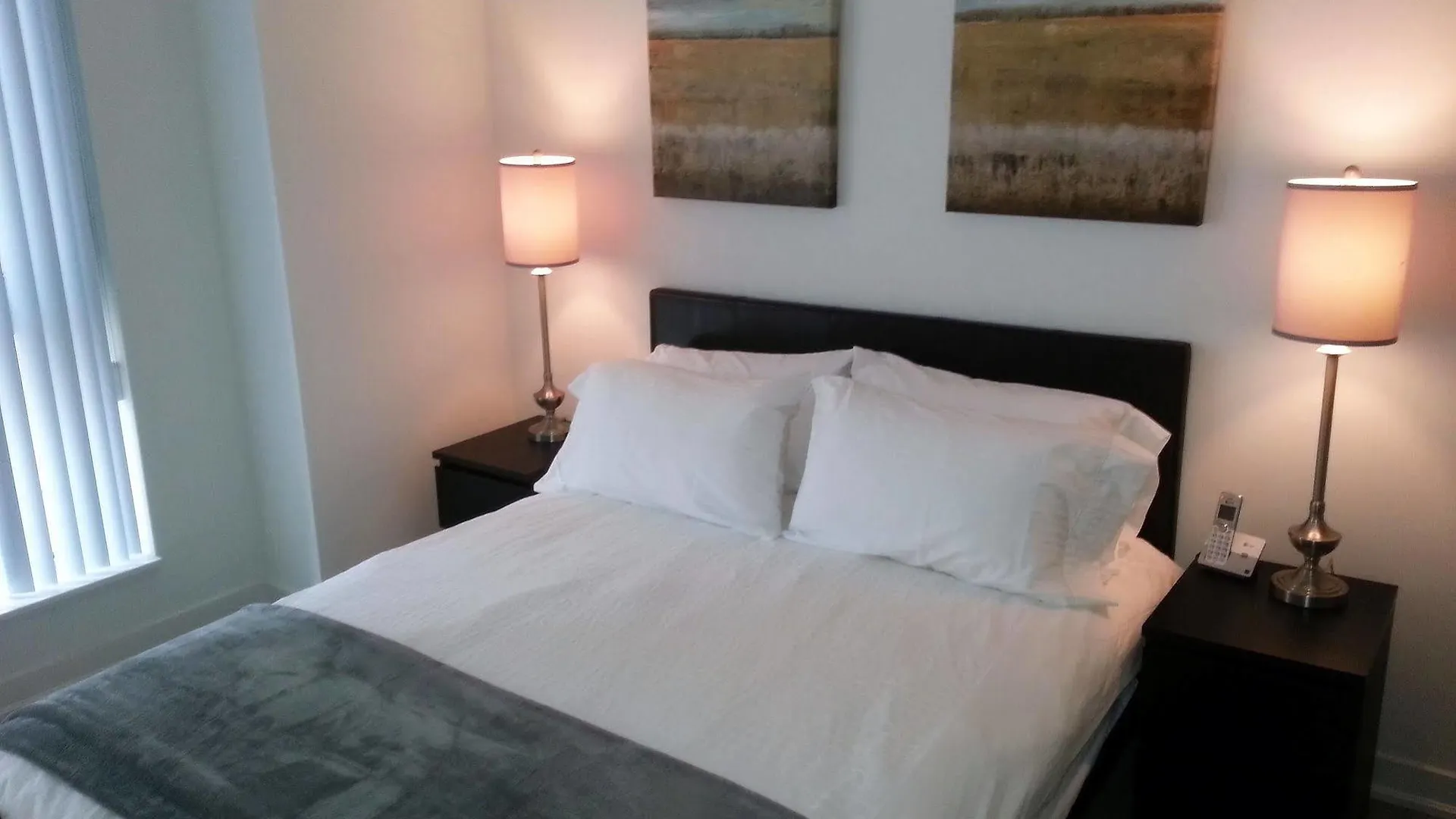 Suites On Simcoe 0*, Toronto