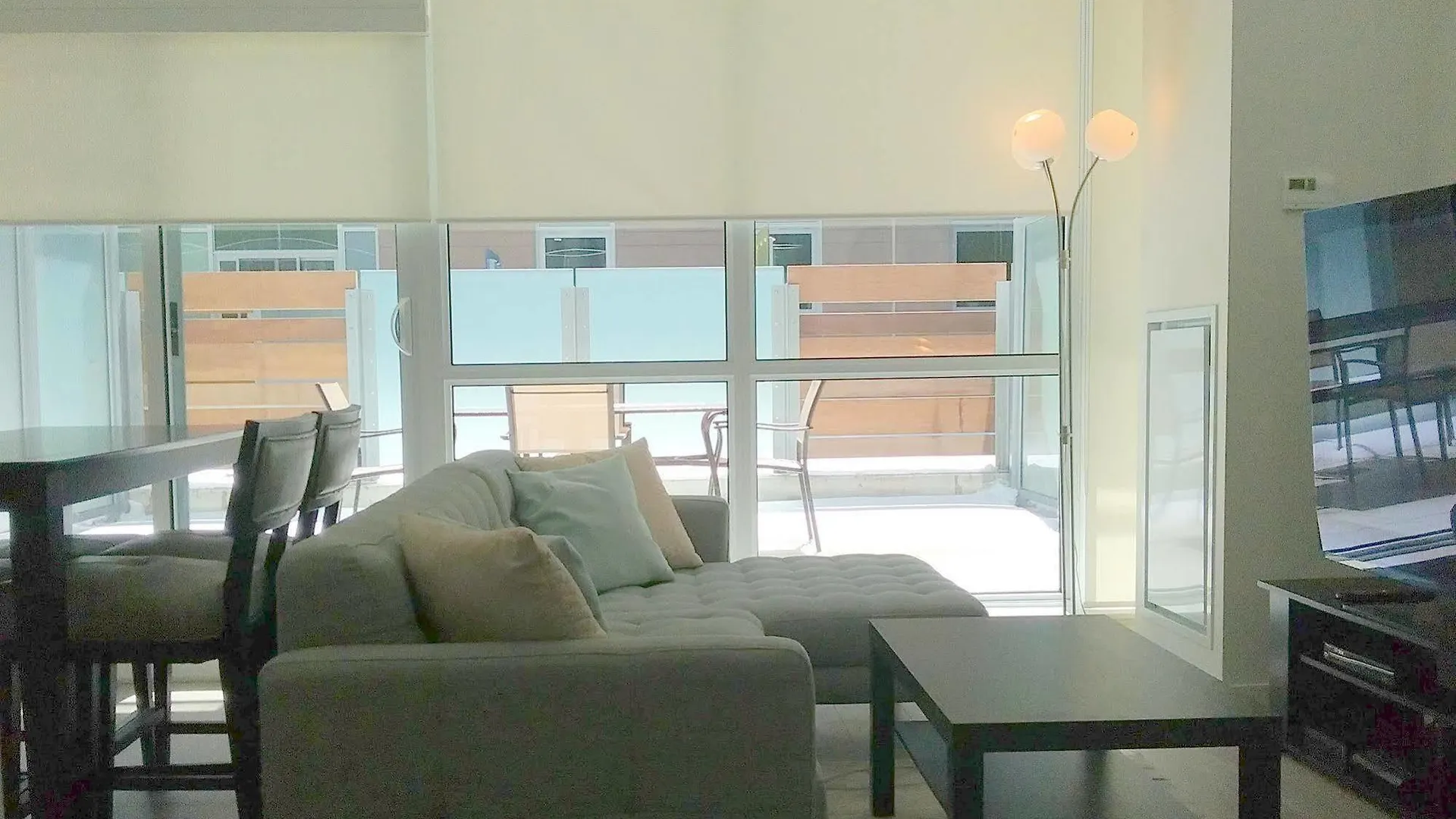 Suites On Simcoe Торонто Апартаменты